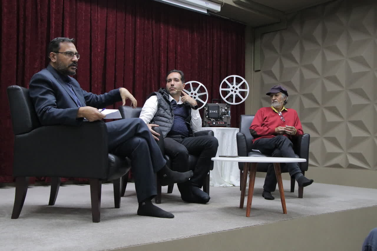 نشست تحلیلی فیلم »کُدا« بر مبنای اندیشه اسلامی برگزار شد