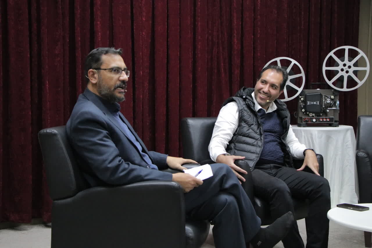 نشست تحلیلی فیلم »کُدا« بر مبنای اندیشه اسلامی برگزار شد