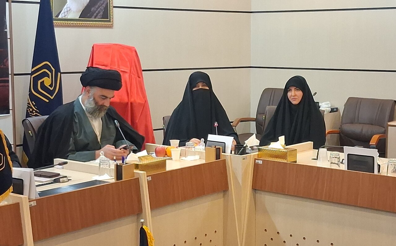 معاون فرهنگی جامعه‌الزهرا: شاعران، سربازان خط مقدم در جبهه جنگ روایت‌ها هستند