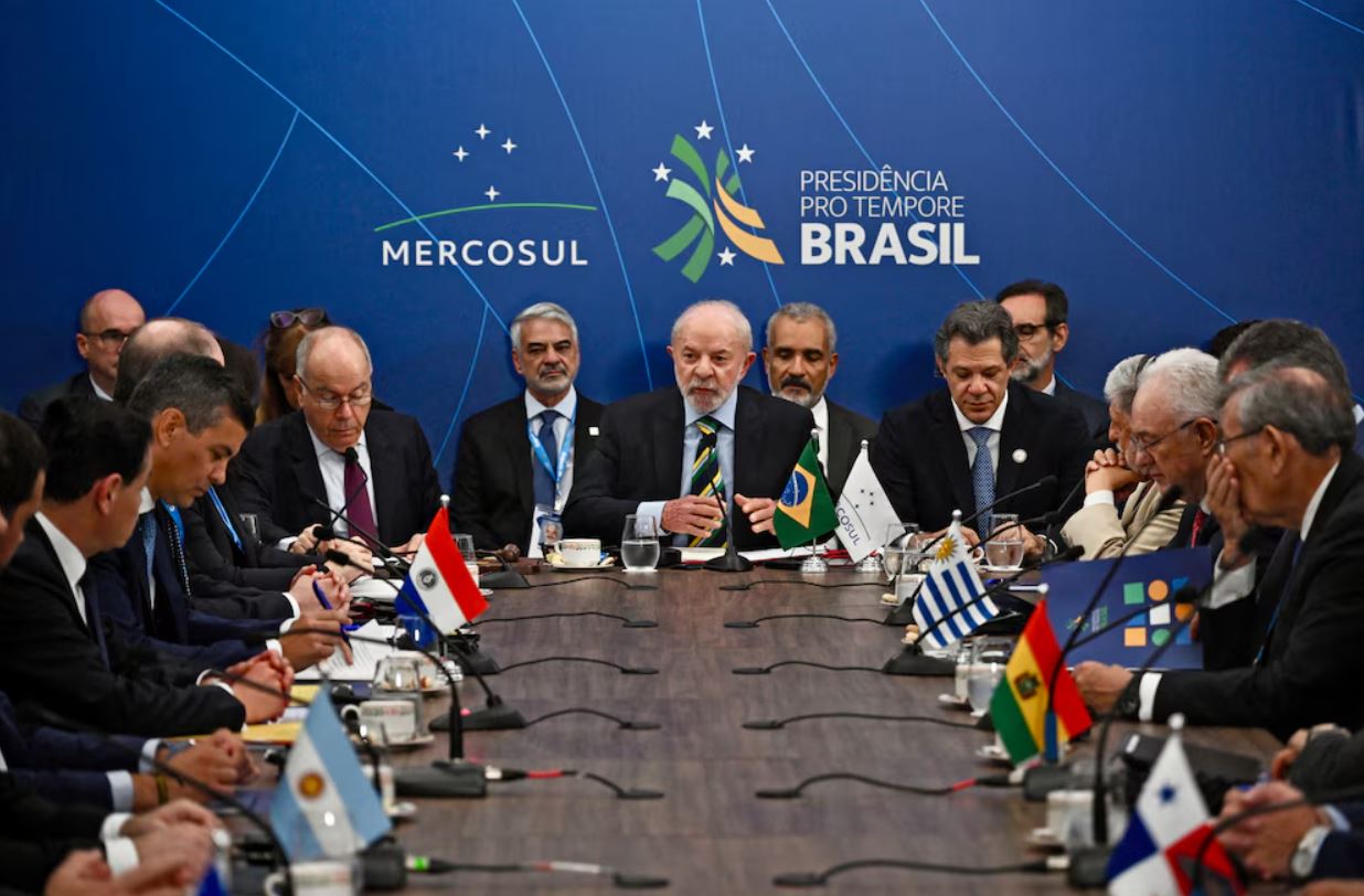 Agresión estadounidense en el Caribe: segundo petrolero confiscado y Petro propone alternativa antinarcóticos