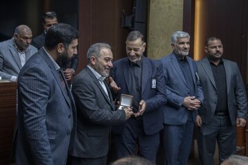 تقرير مصور/ العتبة العباسية تكرم أصحاب المواكب الحسينية التي أحيت شهادة السيدة "فاطمة الزهراء"(ع)