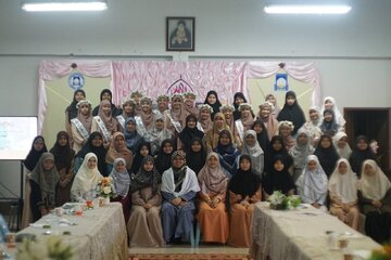 Informe fotográfico | El centro Dar Al-Zahra en Tailandia acoge una conferencia sobre «el nacimiento de la santísima dama Fátima: mujer ejemplar, árbo