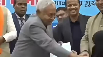 پس از بی‌احترامی به حجاب توسط وزیر؛ خبری از پزشک مسلمان در هند نیست!