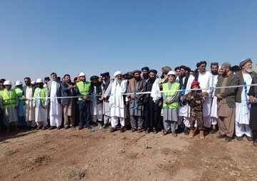 حذف زبان فارسی از تابلوها در مراسم رسمی طالبان