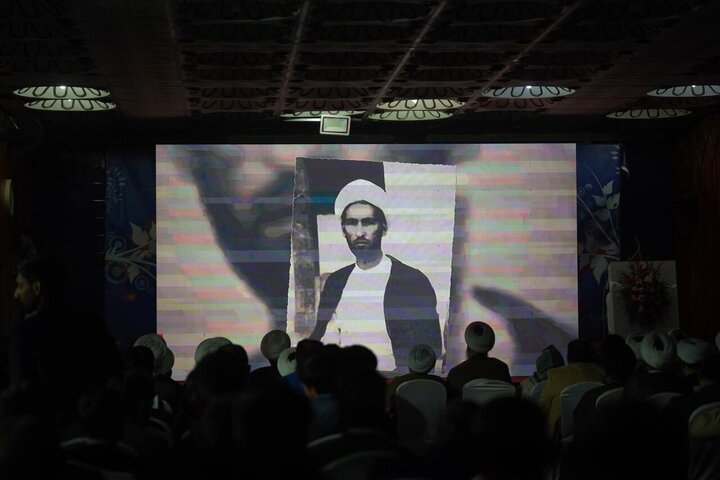 تقرير مصور/ مراسم احتفال بالذكرى الخميسن لتأسيس جامعة أهل البيت (ع) في العاصمة الباكستانية