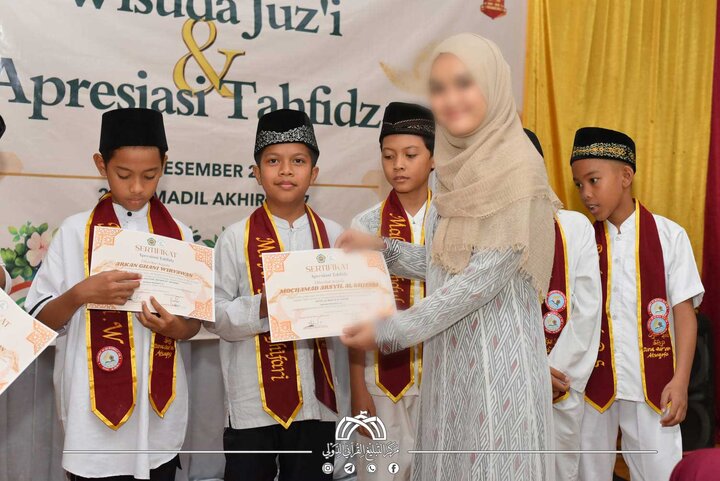 تقرير مصور/ فعاليات بذكرى ولادة السيدة "فاطمة الزهراء"(ع) أقيمت بإندونيسيا ولبنان وإيران برعاية العتبة الحسينية