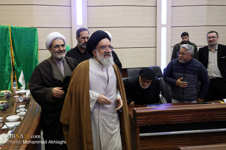 تقرير مصور/ مراسم إزاحة الستار عن موسوعة "المعارف الشيعية" في المجمع العالمي لأهل البيت(ع)