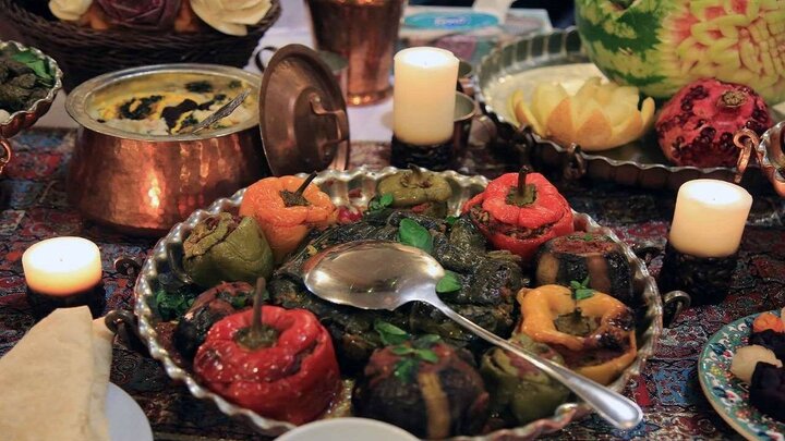 Şevê Çilê  Ayîna rastîn a Kurdistanê di şevê herî dirêj a salê de؛ ji dûrê kursî heta adatên xwepayvî tiştên cîranî.