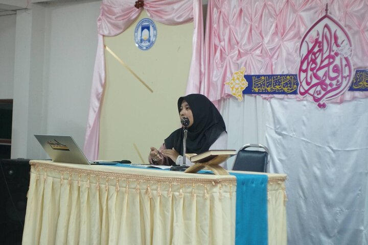 Informe fotográfico | El centro Dar Al-Zahra en Tailandia acoge conferencia sobre «nacimiento de H. Fátima; mujer ejemplar, árbol del Profetazgo»