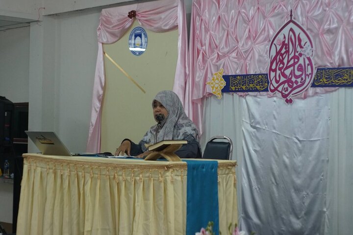 Informe fotográfico | El centro Dar Al-Zahra en Tailandia acoge conferencia sobre «nacimiento de H. Fátima; mujer ejemplar, árbol del Profetazgo»