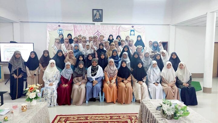 Informe fotográfico | El centro Dar Al-Zahra en Tailandia acoge conferencia sobre «nacimiento de H. Fátima; mujer ejemplar, árbol del Profetazgo»
