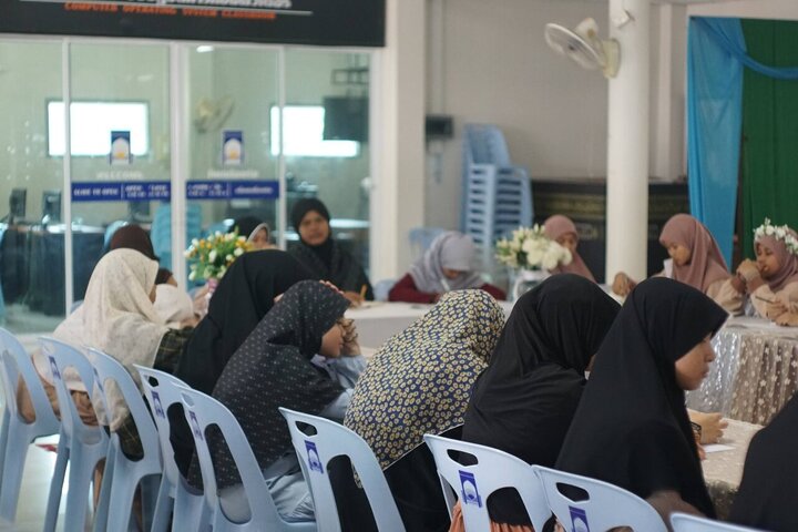 Informe fotográfico | El centro Dar Al-Zahra en Tailandia acoge una conferencia sobre «el nacimiento de la santísima dama Fátima: mujer ejemplar, árbol del Profetismo»