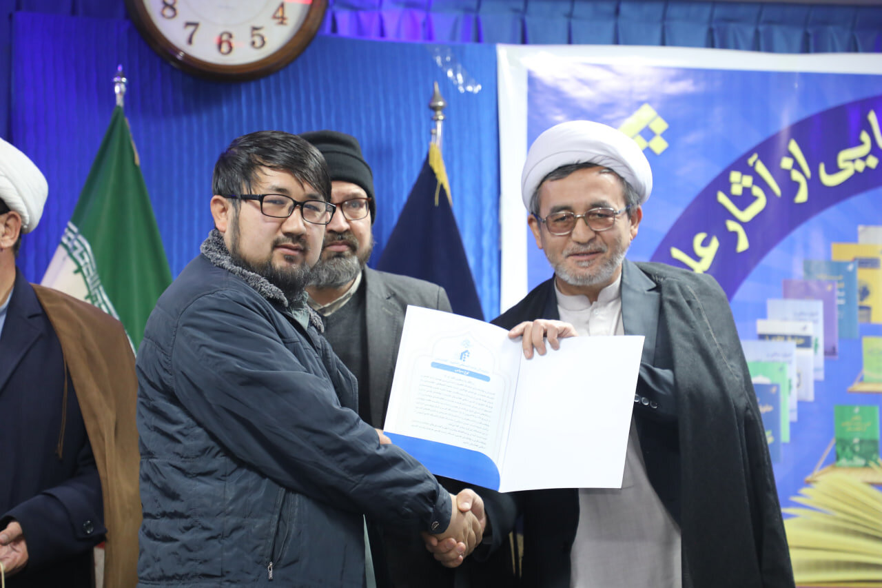 اختتامیه نمایشگاه آثار پژوهشی جامعه‌المصطفی(ص) افغانستان؛ نگاه به تحقیق در افغانستان هنوز سنتی و محدود است