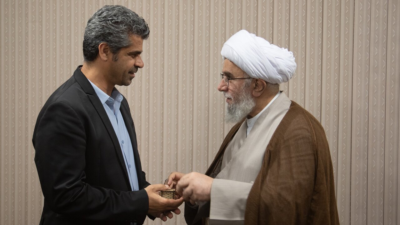 Di hevdîtina serokê Federasyona Tekwandoyê ya li gel Ayetullah Remezanî de tekezî li ser girêdana dîplomasiya werzîşê bi gotara navneteweyî ya Ehl-ul