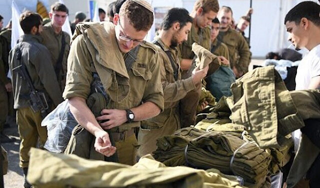 الكيان الصهيوني يزوّد 10 آلاف جندي احتياطي بأسلحة داخل منازلهم