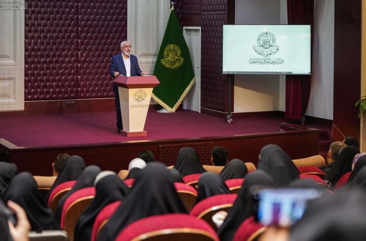 تقرير مصور/ العتبة العوية تقيم حفلا تكريميا للإساتذة الجامعيين المساهمين بإنجاح مهرجان (عباءتي)