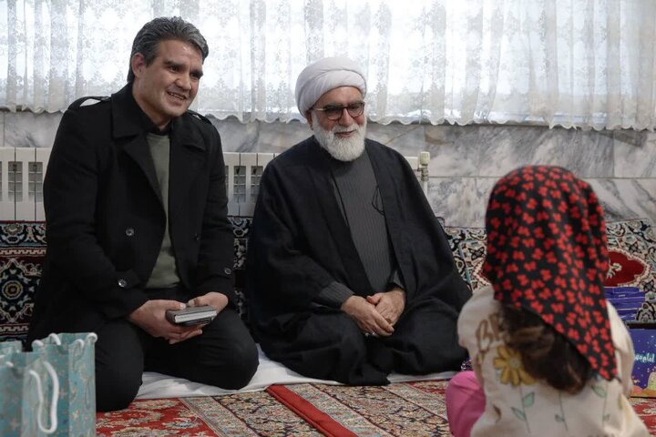 Photos: Custodian of Astan Quds Razavi meets children of Welfare Center on Yalda Night