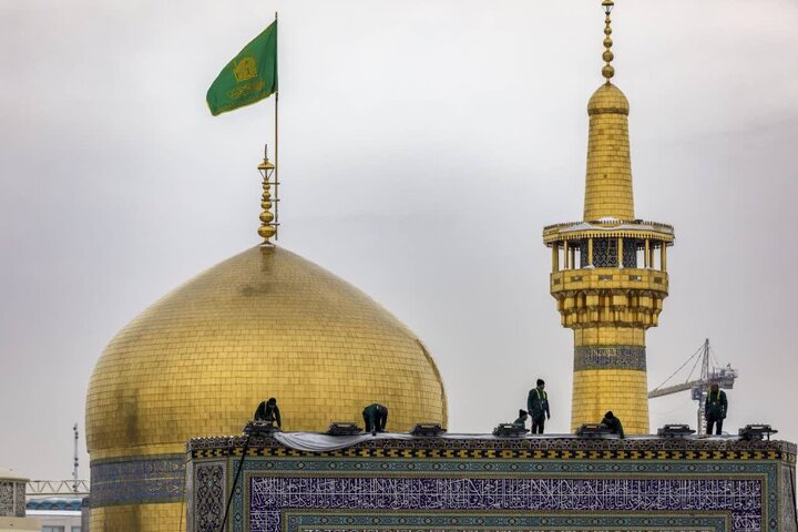 Photos: Installation of banners for birth anniversary of Imam Muhammad al-Baqir in Razavi shrine