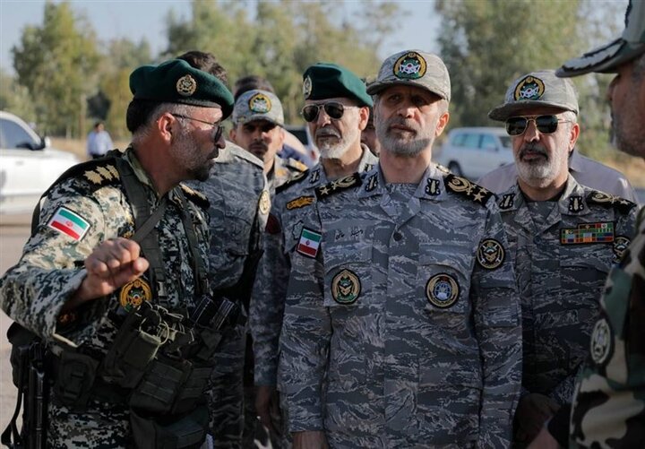 فرمانده کل ارتش: به هر شرارتی با قاطعیت پاسخ خواهیم داد