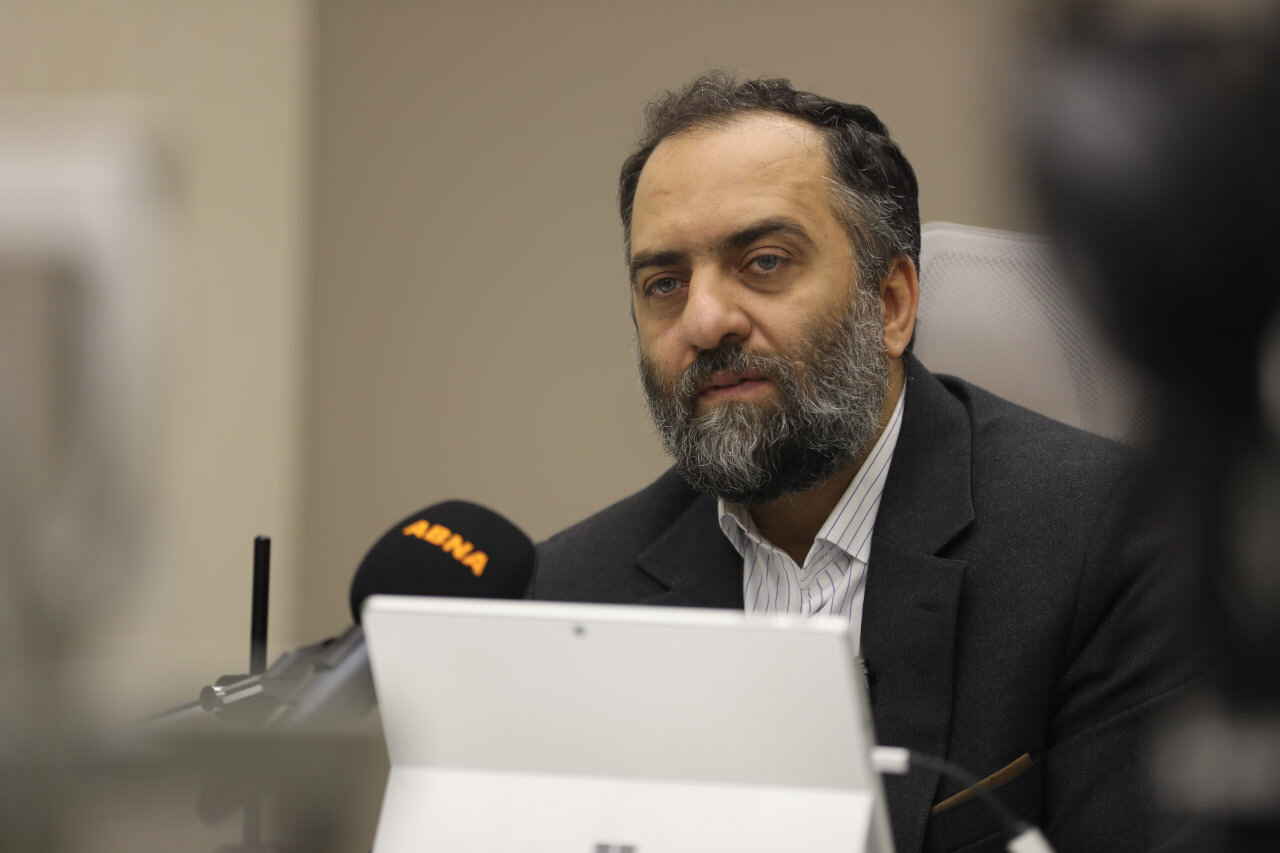 نشست «روش‌شناسی استخراج مؤلفه‌های سبک زندگی اهل‌بیتی(ع)» در ابنا برگزار شد/ سبک زندگی، مفهومی سیال است و نباید با نگاه ایستا به آن نگریست