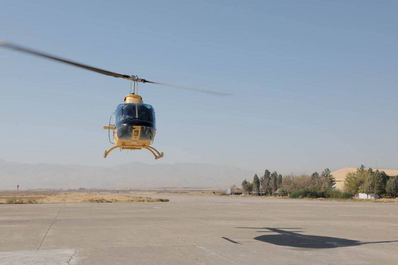 Mkuu wa Jeshi la Iran Amir Hatami Akikagua Ngome za Kijeshi za Mipakani pamoja na Brigedi za Jeshi la Ardhini