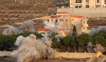 جيش الكيان الصهيوني يفجر مبان في ميس الجبل جنوب لبنان