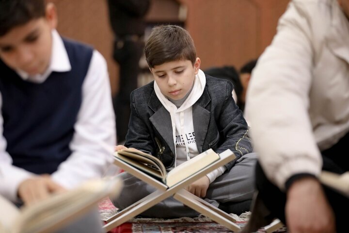 تقرير مصور/ فعاليات قرآنية لطلاب حافظي الكتاب المجيد في حرم الإمامين العسكريين (ع) في سامراء