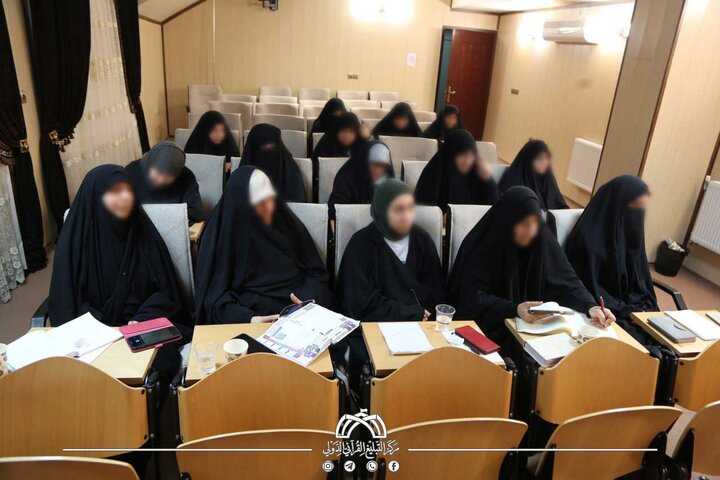 تقرير مصور/ جانب من الحضور في البرنامج التدريبي القرآني (الرحيق المختوم) بمدينة قم