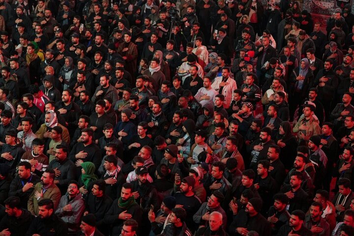 Informe fotográfico | Miles de personas se congregan en el Santuario de Al-Askari para conmemorar el martirio del Imam Alí al-Hadi (la paz sea con él)