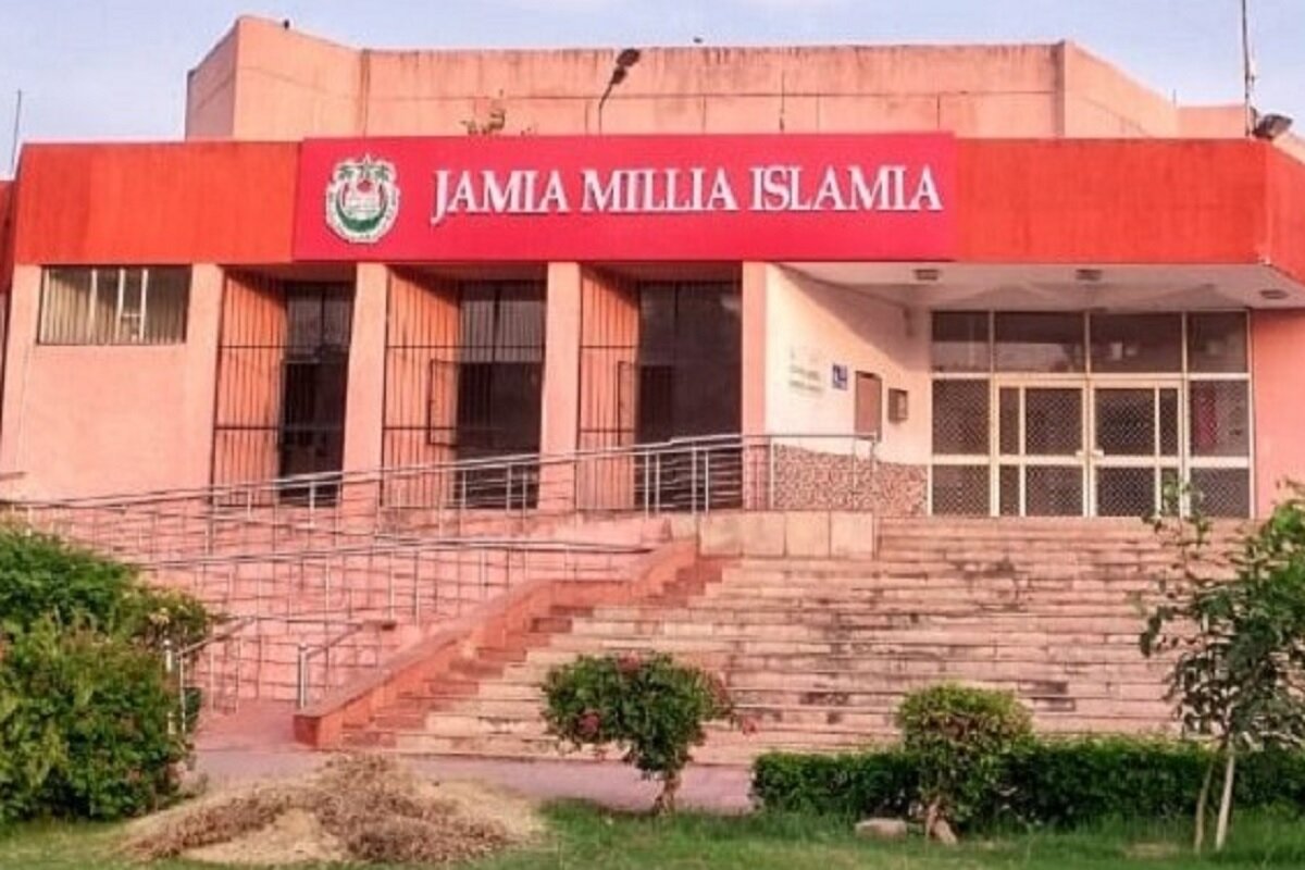دہلی کی جامعہ ملیہ اسلامیہ میں مسلمانوں سے متعلق سوال پر تنازعہ، پروفیسر معطل