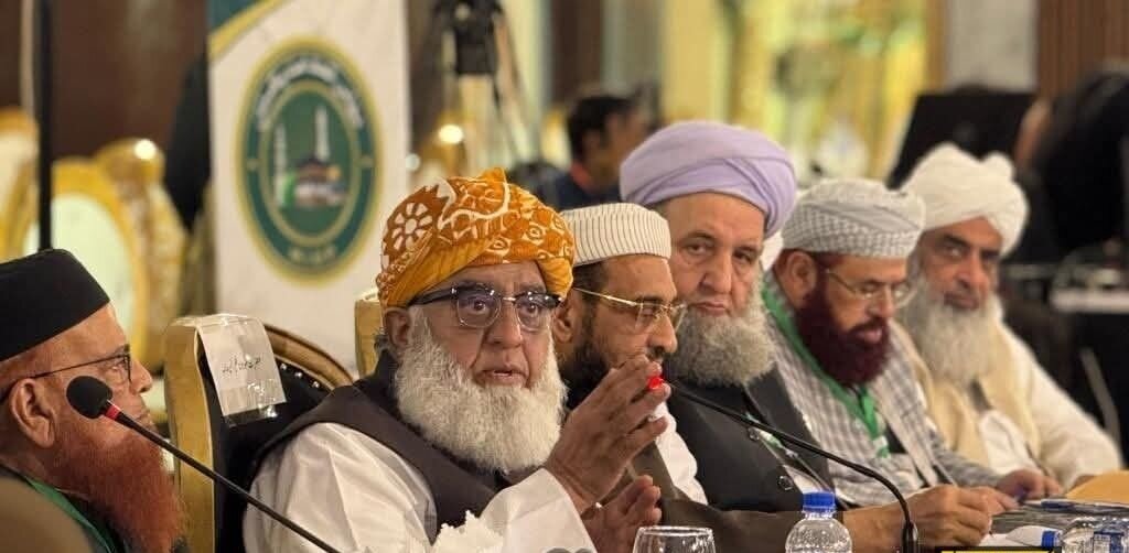 غزہ فوج بھیجنے اور حماس مخالف منصوبہ کا حصہ بننے سے گریز کیا جائے: پاکستانی علماء