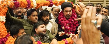 ویدیو | استقبال باشکوه از دبیرکل مجلس علمای شیعه هند پس از کسب جایزۀ جهانی امام خمینی(ره)