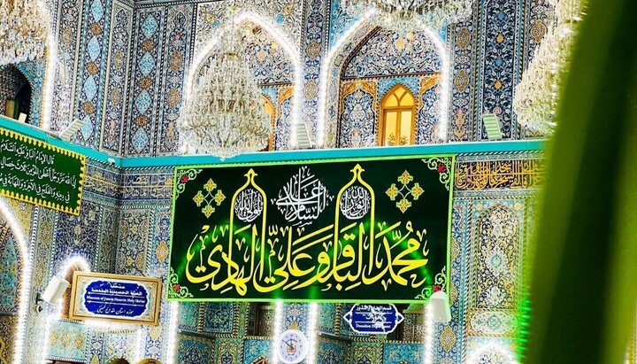 تقرير مصور/ تزيين حرم الإمام الحسين (ع) بلافتات الفرح ابتهاجا بولادة الإمام الباقر والإمام الهادي (ع)