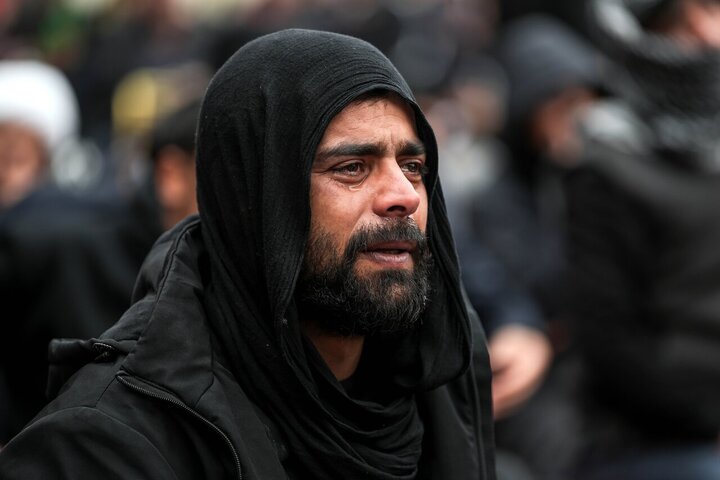 Informe fotográfico | Numerosa concurrencia en la ceremonia por el martirio del Imam Alí al-Hadi en el Santuario Al-Askari