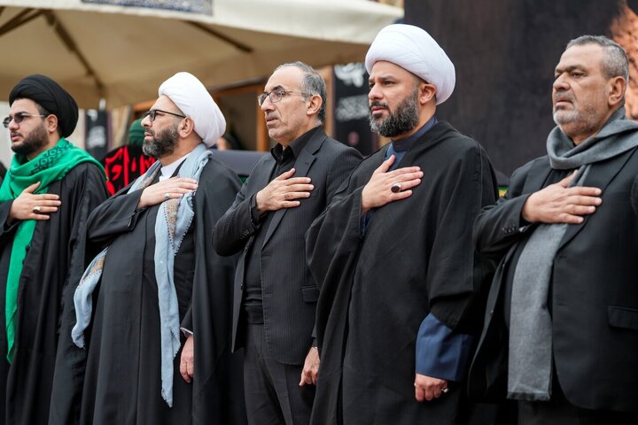 Informe fotográfico | Numerosa concurrencia en la ceremonia por el martirio del Imam Alí al-Hadi en el Santuario Al-Askari