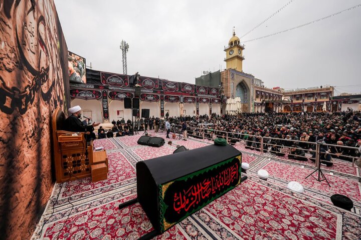 Informe fotográfico | Numerosa concurrencia en la ceremonia por el martirio del Imam Alí al-Hadi en el Santuario Al-Askari
