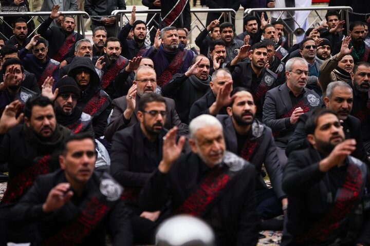 Informe fotográfico |Servidores del Santuario de Amir al-Mu’minin, Imam Ali (PB) conmemoran el martirio del Imam Alí al-Hadi con llantos de duelo