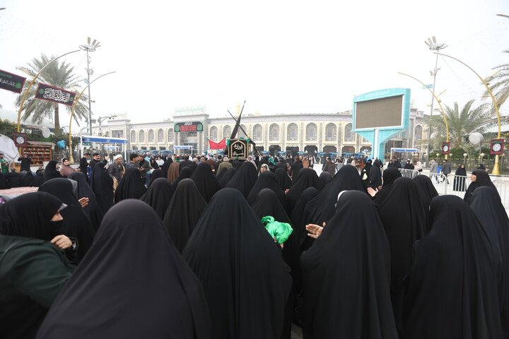 Informe fotográfico | Ataúd simbólico del Imam Alí al-Hadi(PB) en Karbalá