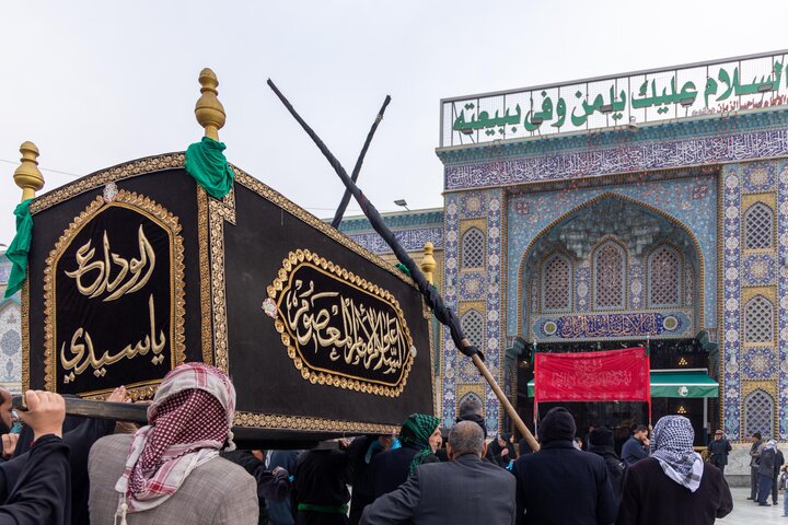 تقرير مصور/ تشييع النعش الرمزي للإمام الهادي (عليه السلام) عند العتبتين المقدستين في كربلاء