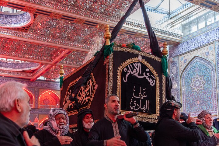 تقرير مصور/ تشييع النعش الرمزي للإمام الهادي (عليه السلام) عند العتبتين المقدستين في كربلاء