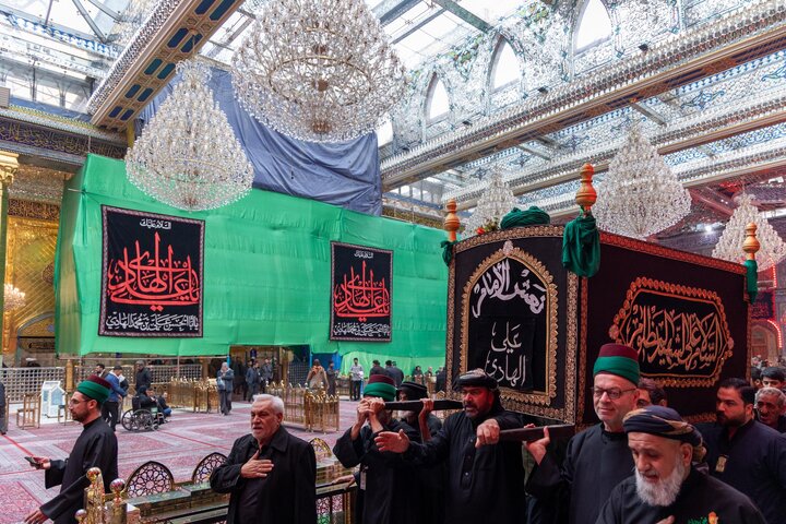 تقرير مصور/ تشييع النعش الرمزي للإمام الهادي (عليه السلام) عند العتبتين المقدستين في كربلاء