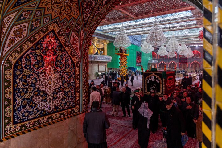 تقرير مصور/ تشييع النعش الرمزي للإمام الهادي (عليه السلام) عند العتبتين المقدستين في كربلاء