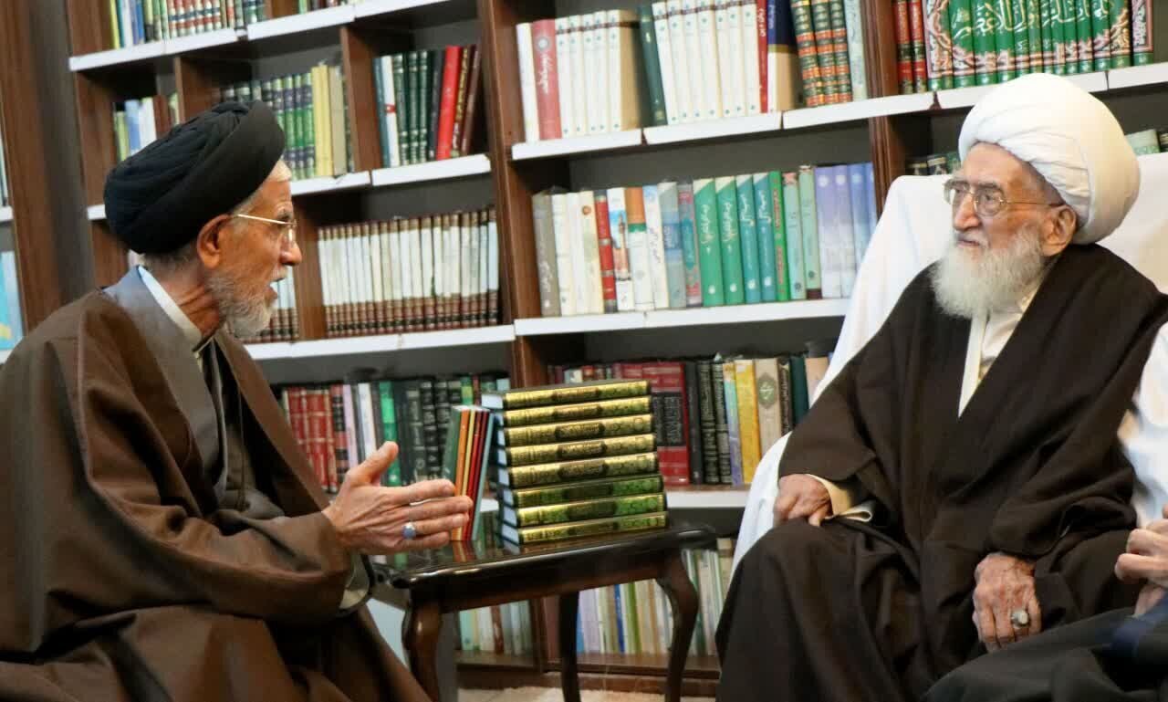 آية اللّه نوريّ الهمدانيّ يؤكد اغتنام فرصة الاعتكاف بأفضل وجهٍ