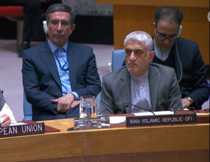 فرانس، برطانیہ اور امریکا عملی طور پر اعتماد بحال کریں، ایران زبردستی اور دھمکی قبول نہیں کرے گا