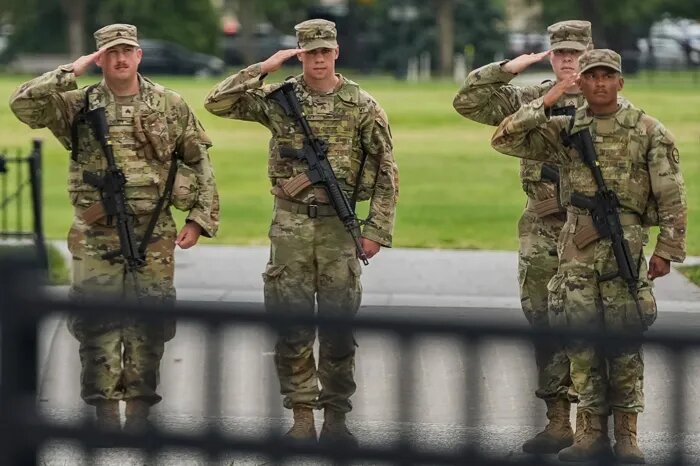 دیوان عالی آمریکا درخواست ترامپ برای اعزام گارد ملی به شیکاگو را رد کرد