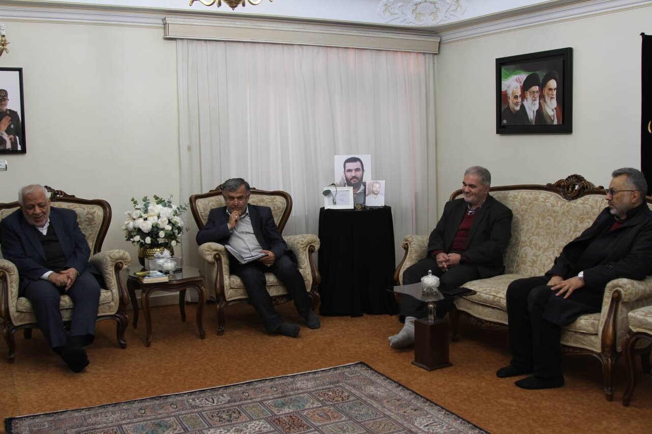 دیدار دبیرکل حزب مؤتلفه اسلامی با خانواده سردار سپهبد شهید سلامی