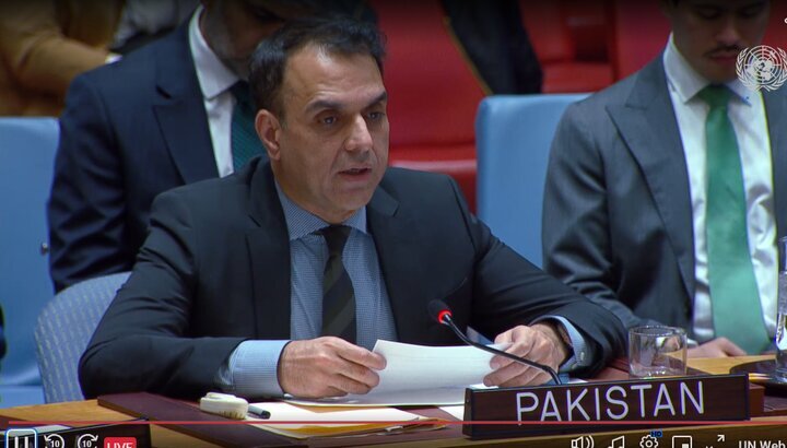 ईरान पर प्रतिबंधों से आम लोग प्रभावित, आईएईए तटस्थ रुख अपनाए : पाकिस्तान