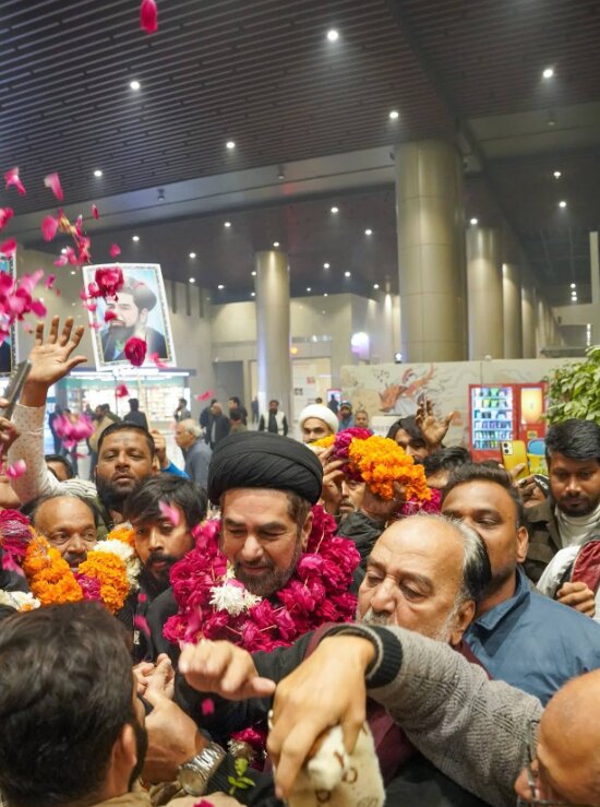 استقبال ویژه از دبیر کل مجلس علمای شیعه هند پس از کسب جایزۀ جهانی امام خمینی (ره) + تصاویر