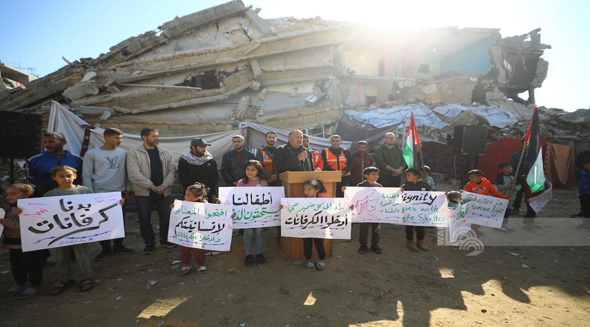 تجمع آوارگان در غزه؛ بیپناه در برابر سرما و باران + عکس