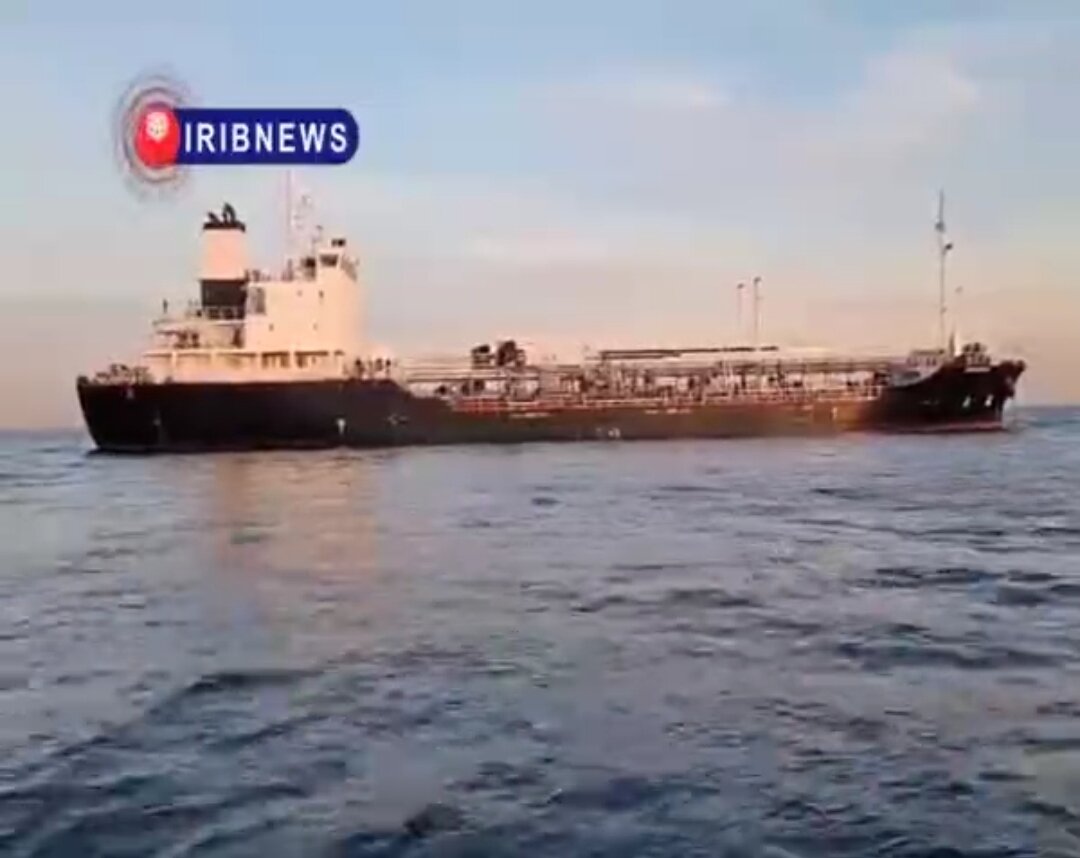 Video | Pagsamsam sa Isang Sasakyang-Dagat na may Dalang 4 na Milyong Litro ng Ipinuslit na Gatong sa Golpo ng Persia